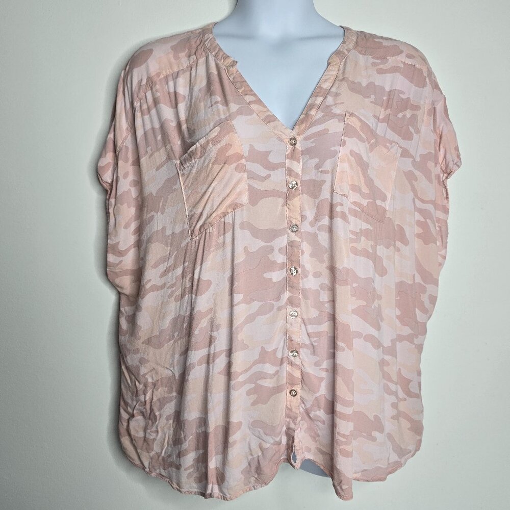 Torrid Womens Blouse Top Plus Size 4 4X Pink Camoflage Button Rayon